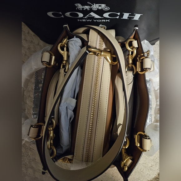 BNWT Coach X Tom Wesselman Rogue 25 in B4/Ivory - Picture 2 of 5